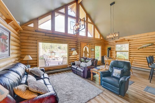 Soldotna Fishing Lodges w/ Dock on Kenai River!