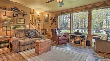 TV, fireplace, DVD player