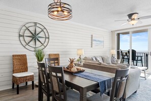 Dining - IP 610: Sunshine Sands - Soothe Your Soul with Oceanfront Views and Breezes (Fort Walton Beach)