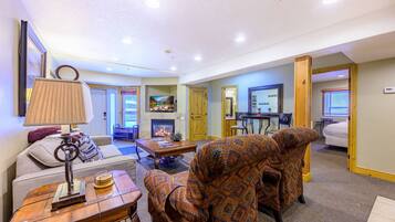 TV, peis og DVD-spiller