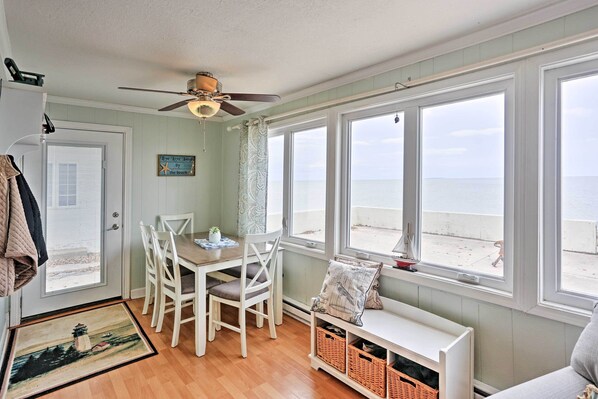 Dining - Waterfront Oak Harbor Home on Lake Erie w/ Views! (Oak Harbor)