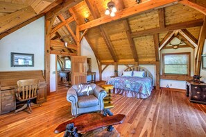 7 Schlafzimmer, Schreibtisch, Bügeleisen/Bügelbrett, Reisekinderbett