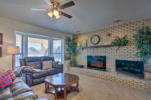 Bryce Canyon Area House w/ Mountain Views!