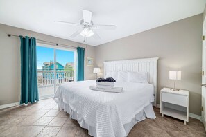 4 bedrooms, iron/ironing board, Internet, bed sheets