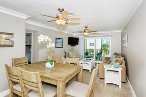 Interior - Condo# 319 Located across the street from Siesta Key Beach, Gulf and Pool View Condo!! (Sarasota)