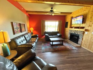 Smart TV, fireplace