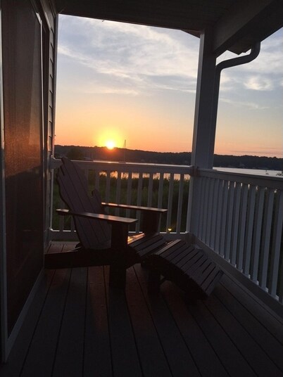 Swing Bridge #40 - Three Bedroom Villa, Sleeps 6