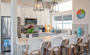 Fridge, microwave, oven, stovetop - Gone Coastal - 3 Bedroom Single Family Home (Newport Beach)