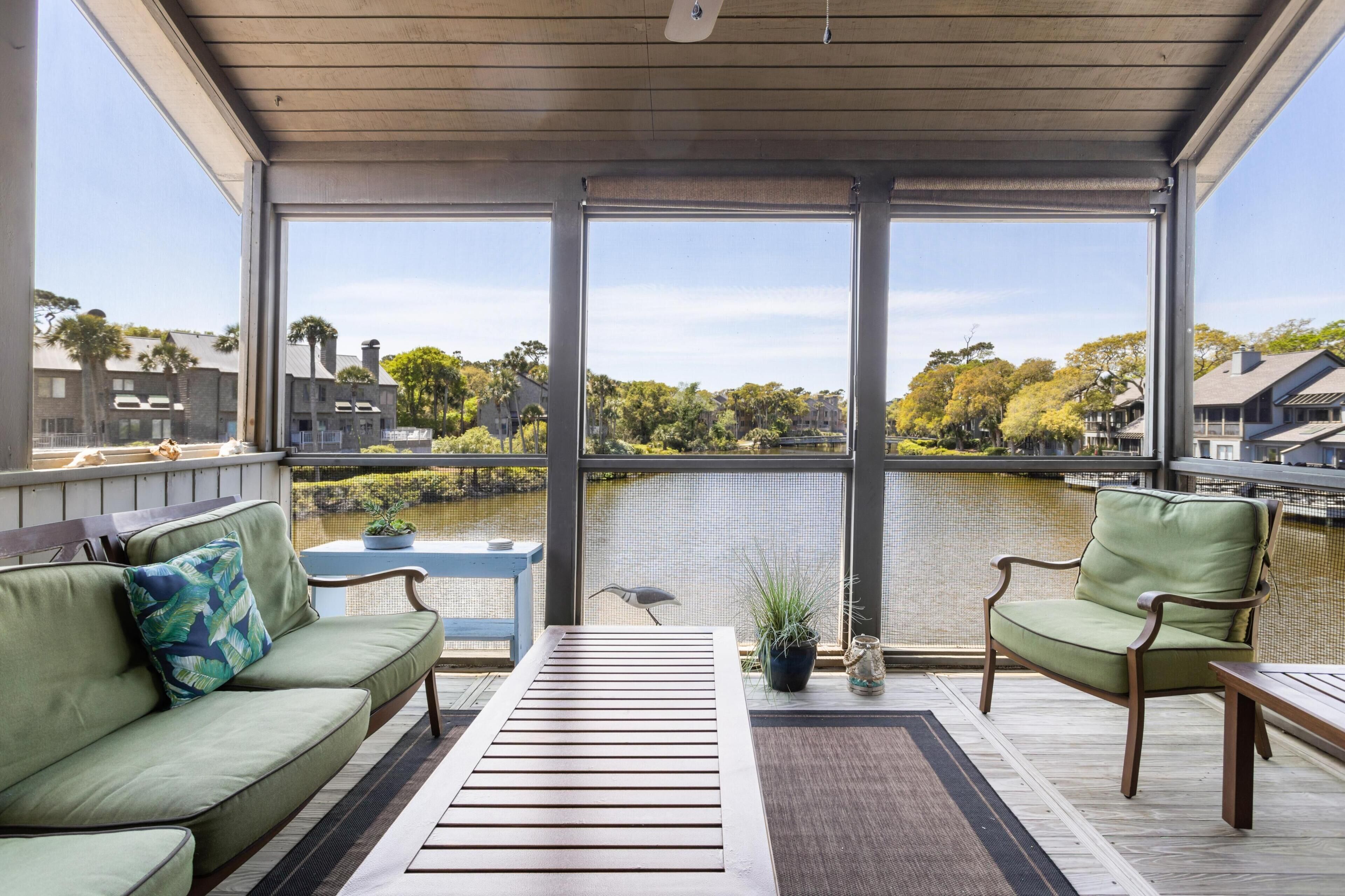 4578 Parkside: 2BR Villa, Dock on Lagoon, Credit for Bikes/Beach Gear