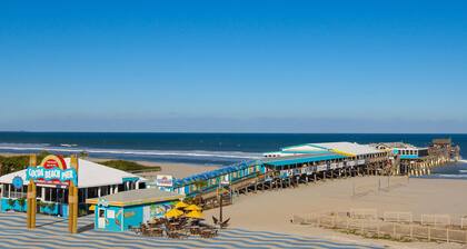 Oceanfront Oasis w/2 Balconies & Steps to Downtown!
