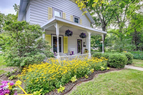 Historic Home w/ Sunroom - 5 Mi to Lambeau Field!