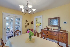 Dining - Historic Home w/ Sunroom - 5 Mi to Lambeau Field! (DePere)