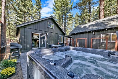 Craig's Cozy Cabin: Hot Tub, BBQ, Pets