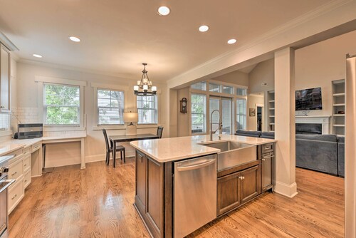2 Mi to Dtwn: Home in NoDa District Near UNC!