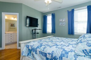 5 bedrooms, iron/ironing board, WiFi, bed sheets