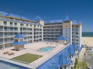 Exterior - Beautiful and spacious townhouse located on the boardwalk with a pool! (Ocean City)