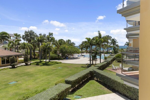 Property grounds - Beachfront - Superior View 3BR condo - E225 (Eagle Beach)