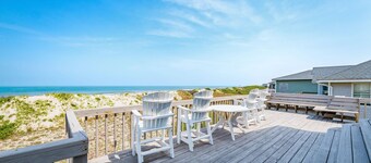 C5111 Camp d'été. Bord de l'océan, piscine communautaire, bain à remous, animaux acceptés!