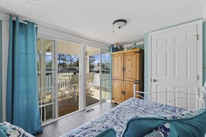 2 bedrooms, iron/ironing board, WiFi - Ocean Lakes Lakefront Palace - Private Hot Tub & Golf Cart Included! (Myrtle Beach)