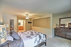 1 bedroom, iron/ironing board, internet, bed sheets - Ocean Springs Condo in Waterfront Resort! (Ocean Springs)