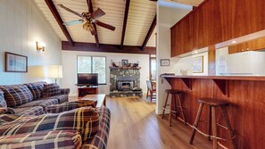 Smart-TV, peis og DVD-spiller