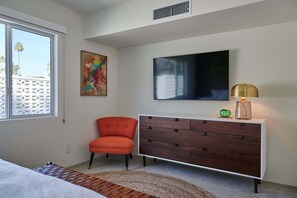 5 bedrooms, desk, iron/ironing board, free WiFi