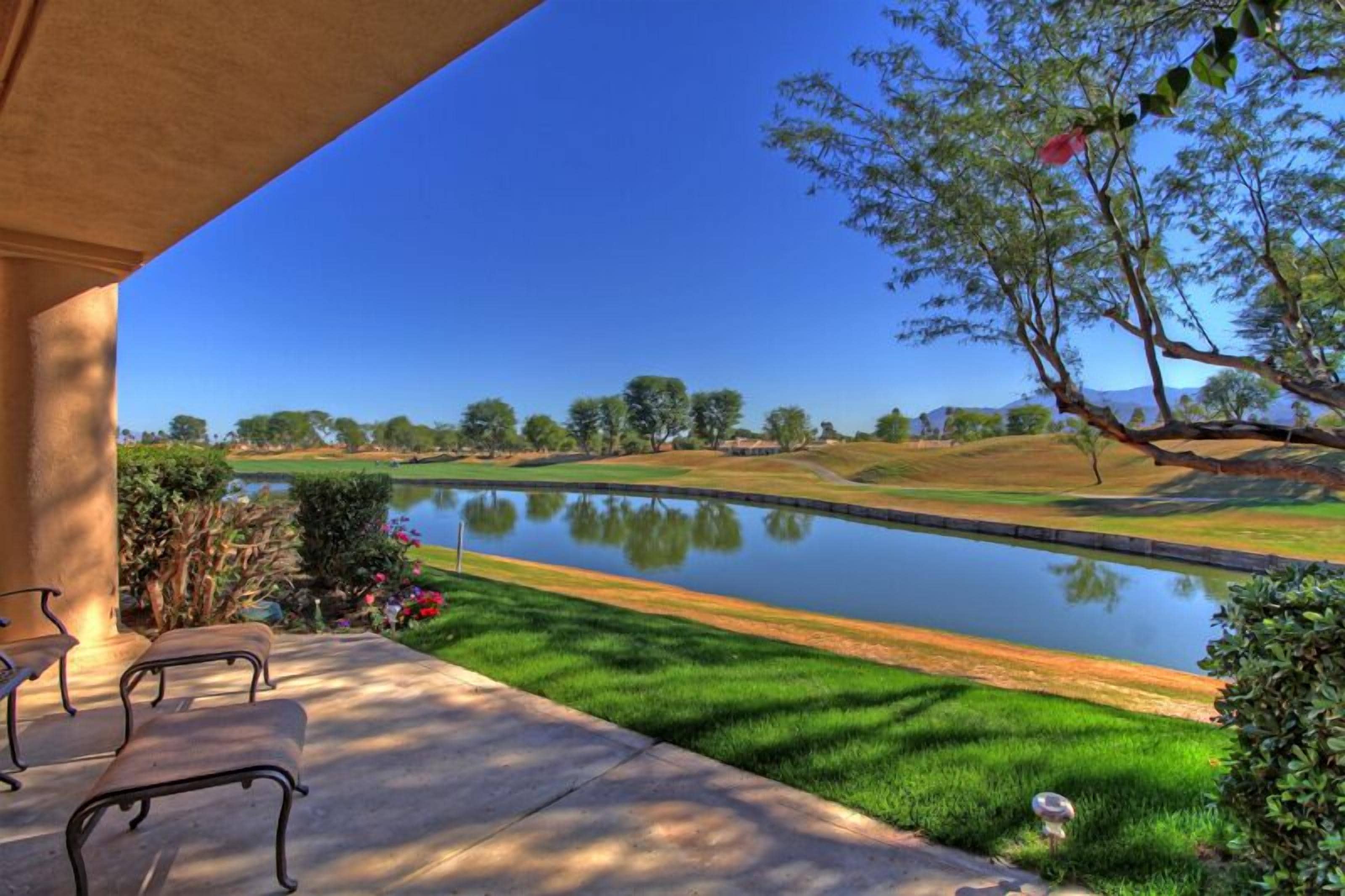 3 Bed home with beautiful upgrades and views of the lake - LQ111 LIC#063705