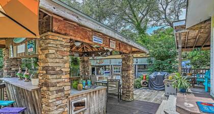 Ocean Isle Apartment w/ Balcony, 1 Mi to Beach!