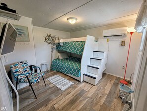 2 chambres, fer et planche à repasser, accès Internet, draps fournis