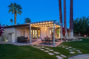 Terrace/patio - Ruth Hardy Park Oasis – Walkable PS Escape (Palm Springs)
