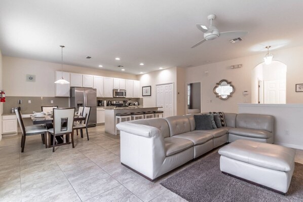 Smart TV, DVD player