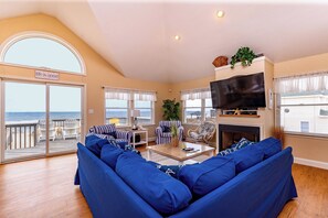 Smart TV, fireplace, Netflix, table football