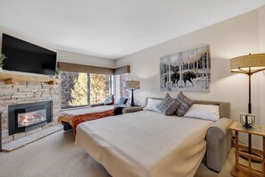 1 bedroom, desk, Internet, bed sheets - Walking distance to lifts/town! Underground parking! (Breckenridge)