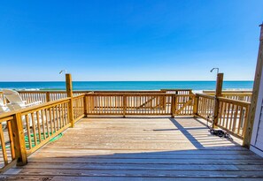 Property grounds - 910-B Turtle Cove: Beachfront Fun & Pool Access! (Surf City)