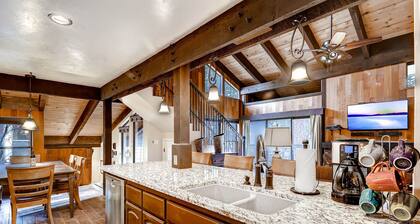 Steps to the beach, Pool, Hot Tub, Sauna LLV480