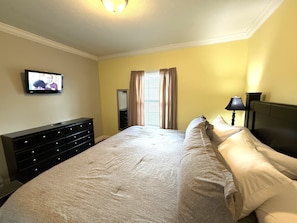 6 bedrooms, iron/ironing board, free WiFi, bed sheets