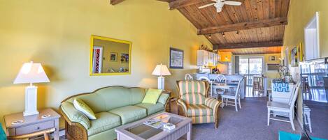 Televisión, reproductor de DVD, libros, biblioteca de música