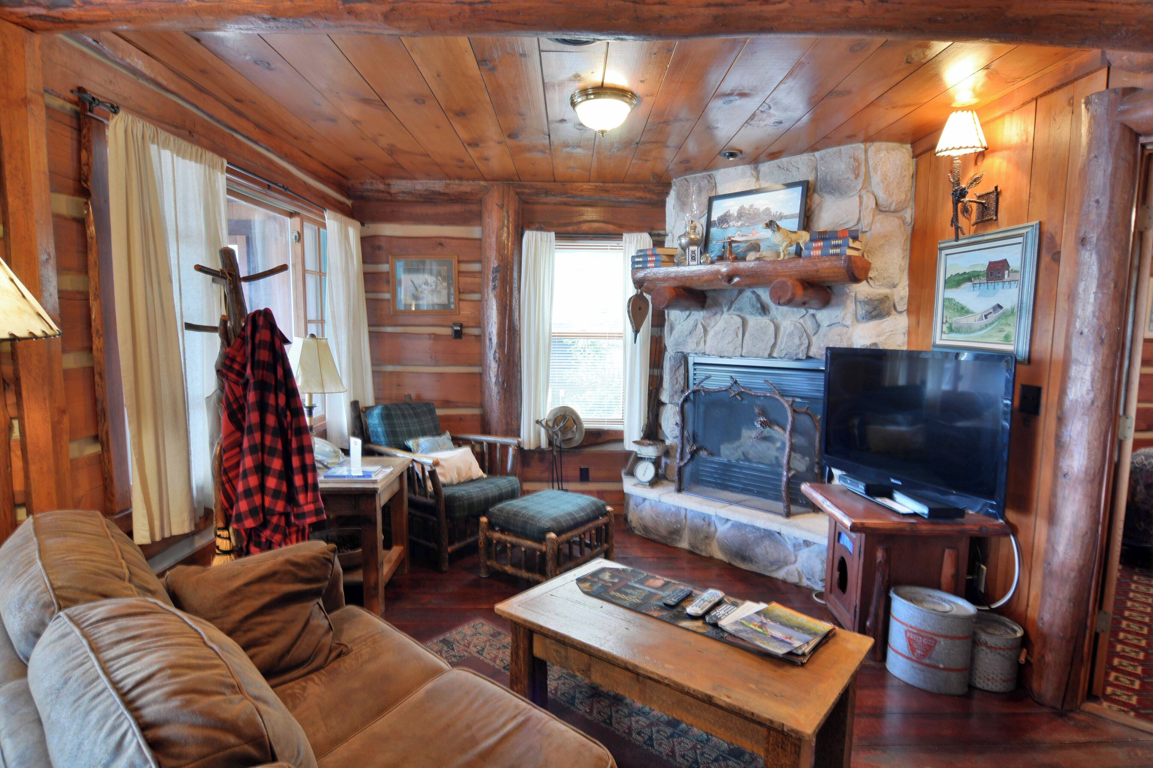 TV, fireplace, DVD player