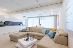 Älytelevisio, takka, DVD-soitin