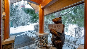 Property grounds - 3.5BR Ski-In/Ski-out | Near Village | Private Hot Tub | Garage | Managed by Aloha Whistler (Whistler)