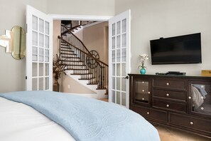 6 chambres, fer et planche à repasser, lit parapluie, Wi-Fi gratuit