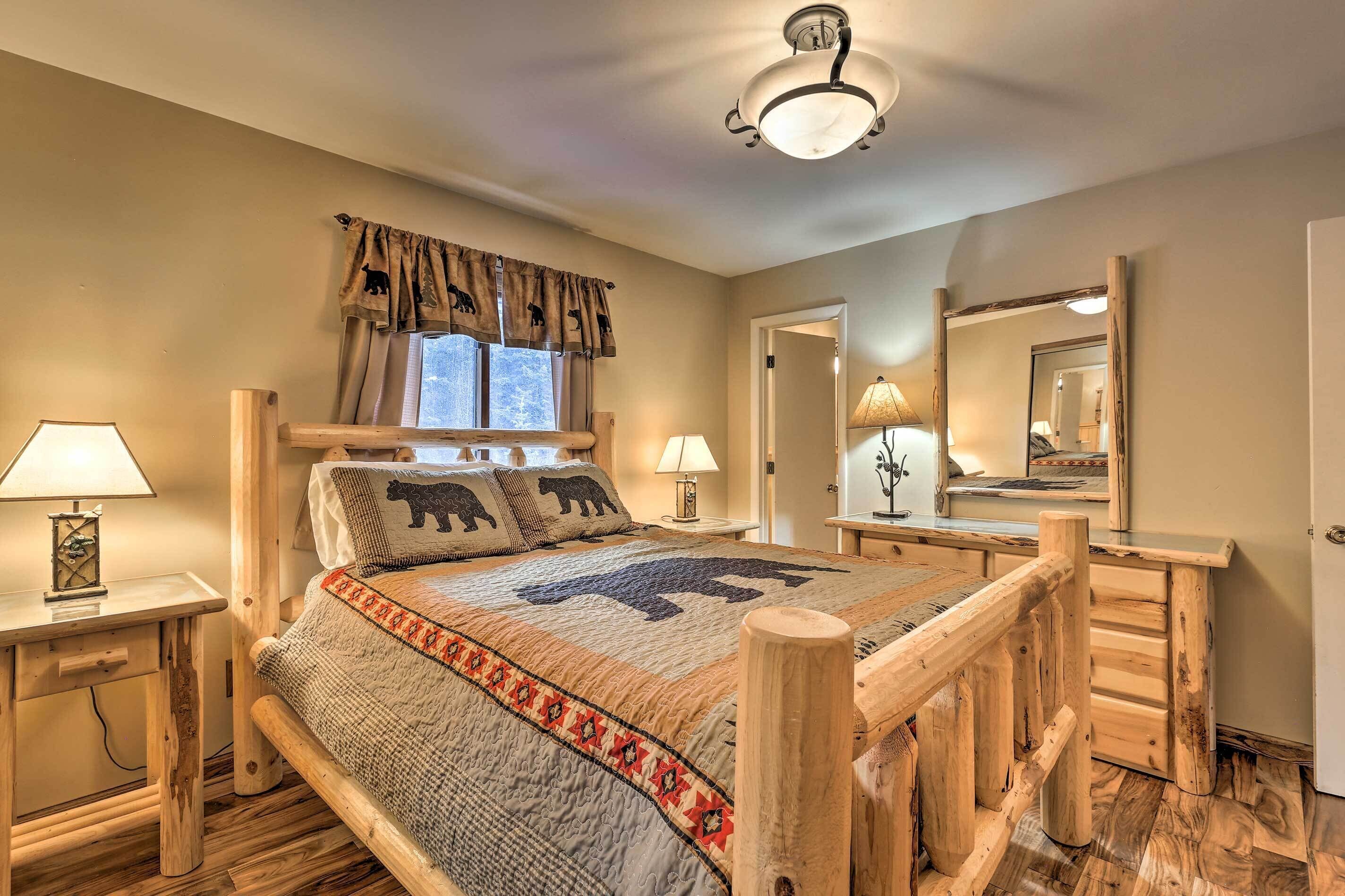 2 bedrooms, laptop workspace, Internet, bed sheets