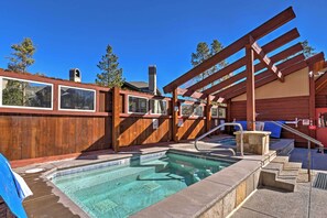 Pool - Breck Townhome w/ Balcony: Walk to Ski Lifts! (Breckenridge)