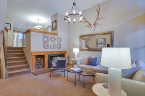 TV, fireplace, DVD player, books - Breck Townhome w/ Balcony: Walk to Ski Lifts! (Breckenridge)