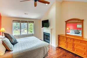 5 bedrooms, Internet, bed sheets - 2-Story Deck: Waterfront Lake Lure Home! (Lake Lure)