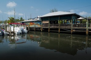 Marina - Heated Pool, FREE WiFi, Close to Anna Maria Island Beach, Dog* (See Note) Friendly! (Bradenton)