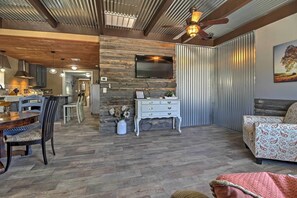 TV - Newly Remodeled Home w/ Yard in Downtown Caliente! (Caliente)