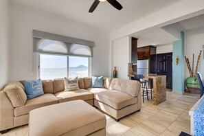 TV - Beachfront Oasis in Cabo w/ Resort Amenities! (San Jose Del Cabo)