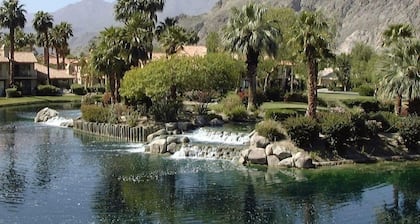 Serene Lake front 3 Bed en PGA West - Total calma y tranquilidad, 20min Palm Springs