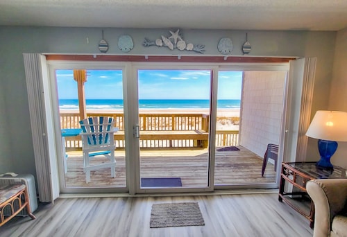 Queen's Grant D-113 – Ocean Views & Beach Fun